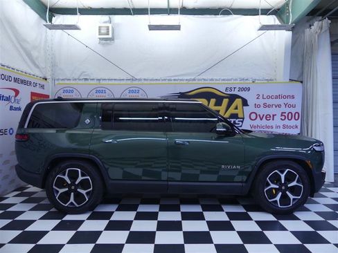 Used 2023 Rivian R1S Adventure AWD/4WD image 33