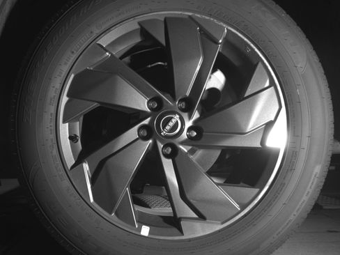 Used 2025 Nissan Rogue SV FWD image 14