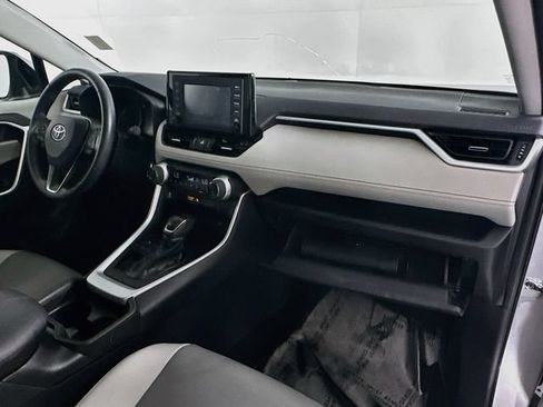 Used 2019 Toyota RAV4 XLE Premium FWD image 28