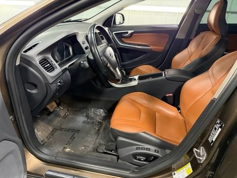 Used 2015 Volvo V60 T5 Cross Country AWD/4WD image 11