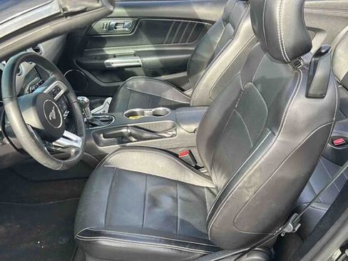 Used 2017 Ford Mustang Premium image 16