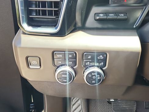 Certified 2024 GMC Sierra 1500 Denali w/ Technology Package AWD/4WD image 20