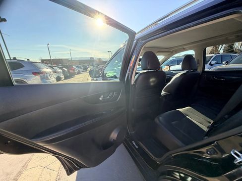 Used 2016 Nissan Rogue SL w/ SL Premium Package AWD/4WD image 13