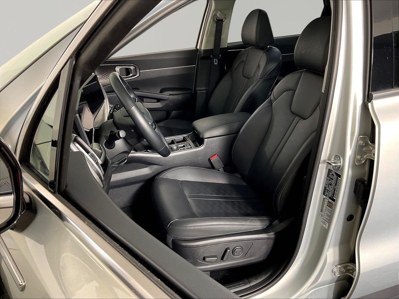 Certified 2026 Kia Sorento S w/ S Panoramic Sunroof Package FWD image 21