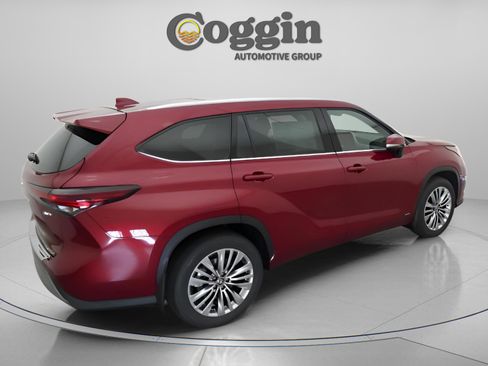 New 2026 Toyota Highlander Platinum AWD/4WD image 18