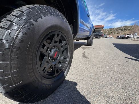 Used 2018 Toyota Tacoma TRD Sport w/ TRD Premium Sport Package image 8