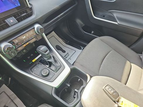 Used 2024 Toyota RAV4 AWD Hybrid image 29