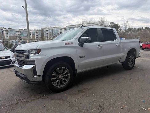Used 2022 Chevrolet Silverado 1500 LT AWD/4WD image 5