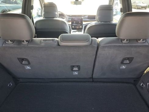Used 2023 Jeep Grand Cherokee Summit AWD/4WD image 8