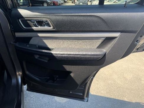 Used 2017 Ford Explorer XLT w/ Equipment Group 202A image 38