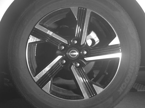 Used 2025 Nissan Sentra SV FWD image 14
