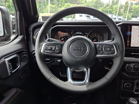 New 2026 Jeep Wrangler Unlimited Sahara AWD/4WD image 14