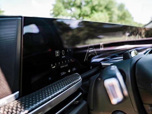 Used 2025 Cadillac Escalade V image 31