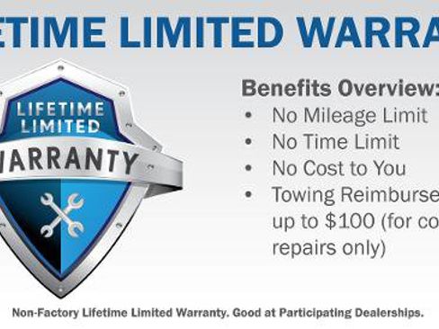 Used 2024 Chevrolet Silverado 2500 High Country w/ High Country Premium Package AWD/4WD image 2