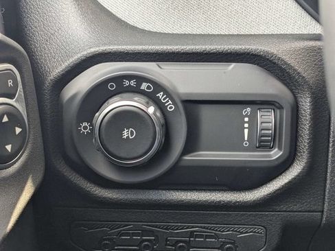Used 2026 Jeep Wrangler Sport AWD/4WD image 15
