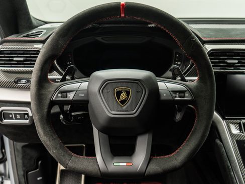 Used 2024 Lamborghini Urus Performante AWD/4WD image 15