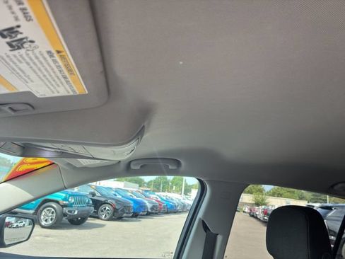 Used 2018 Chevrolet Equinox LT AWD/4WD image 12