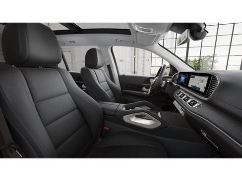 New 2026 Mercedes-Benz GLS 450 4MATIC image 3