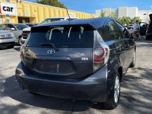 Used 2013 Toyota Prius C One image 8
