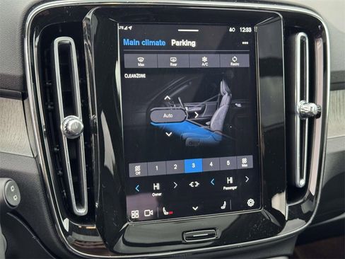 Certified 2025 Volvo XC40 B5 Plus image 26