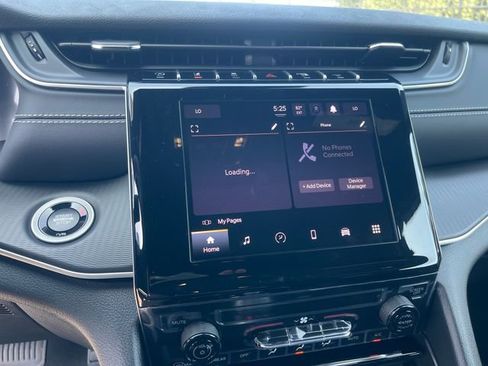 New 2025 Jeep Grand Cherokee L Laredo image 16