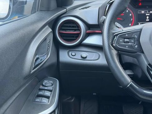 Used 2025 Chevrolet Trax RS w/ Driver Confidence Package FWD image 29