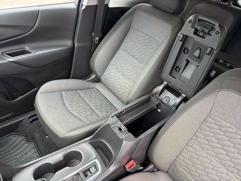 Used 2018 Chevrolet Equinox LT image 22