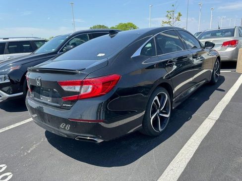 Used 2018 Honda Accord Sport image 2
