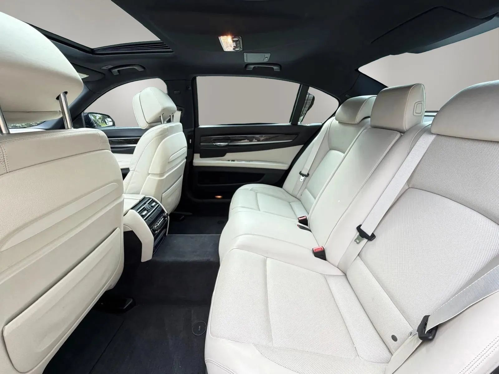 Used 2013 BMW 750Li RWD image 15