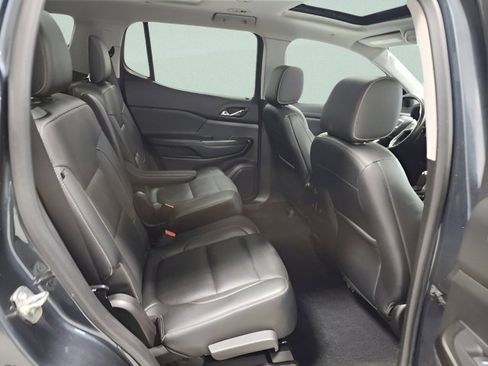 Used 2019 GMC Acadia SLT w/ LPO, Floor Liner Package image 19