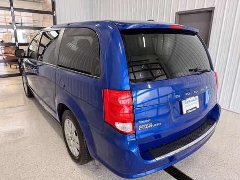 Used 2018 Dodge Grand Caravan SE w/ UConnect Hands-Free Group FWD image 5