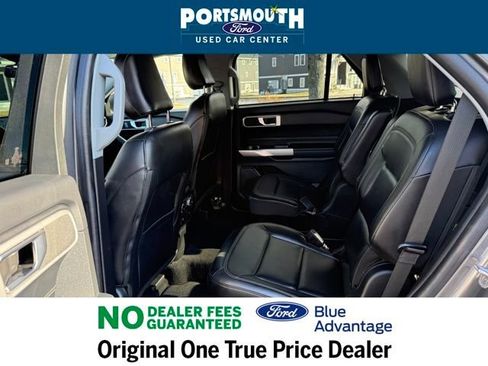 Used 2022 Ford Explorer XLT w/ Equipment Group 202A image 5
