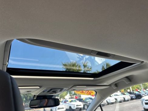 Used 2026 Toyota Sienna XLE FWD image 14