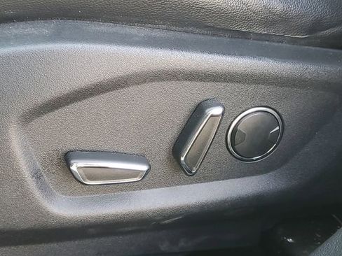 Used 2016 Ford Explorer XLT w/ Equipment Group 202A image 13