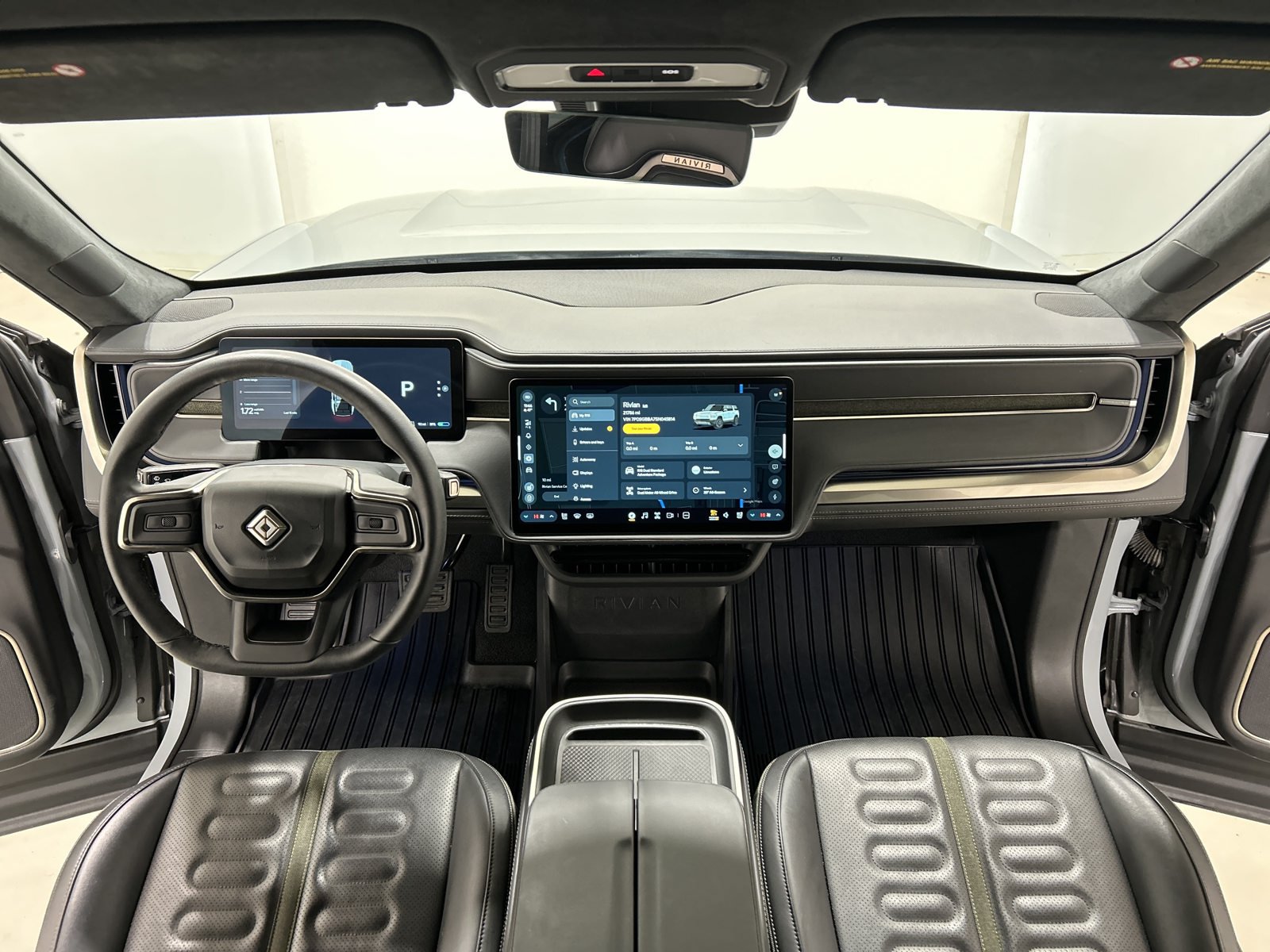 Used 2025 Rivian R1S Adventure Dual AWD/4WD image 27