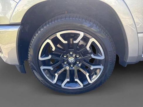 Used 2025 RAM 1500 Limited AWD/4WD image 15