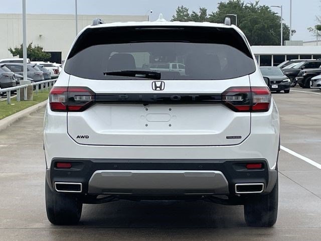 New 2026 Honda Pilot Touring image 5
