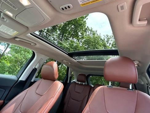 Used 2019 Ford Edge Titanium w/ Equipment Group 301A AWD/4WD image 54