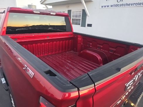 Used 2019 GMC Sierra 1500 SLT w/ X31 Off-Road Package image 7