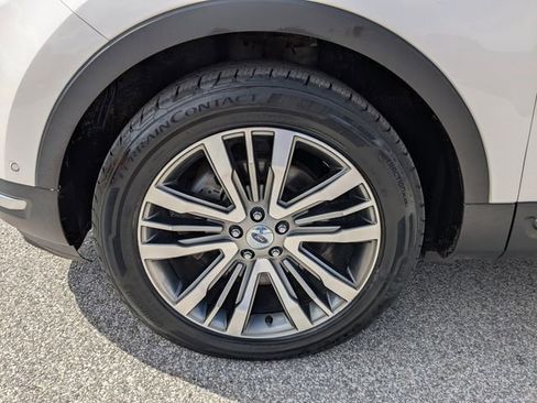 Used 2019 Ford Explorer Platinum AWD/4WD image 18