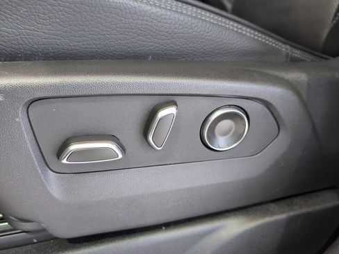 Used 2025 GMC Yukon Denali image 12