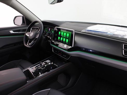 New 2026 Volkswagen Atlas Peak Edition AWD/4WD image 24