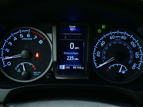 Used 2020 Toyota Tacoma TRD Sport AWD/4WD image 24