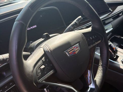 Used 2022 Cadillac Escalade ESV Sport Platinum AWD/4WD image 3