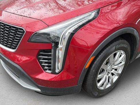 Certified 2022 Cadillac XT4 Premium Luxury w/ Cold Weather Package image 9