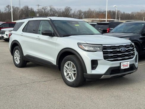 New 2026 Ford Explorer Active image 2