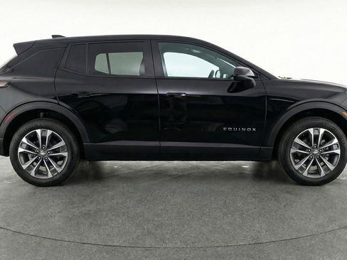 Used 2025 Chevrolet Equinox LT FWD image 11