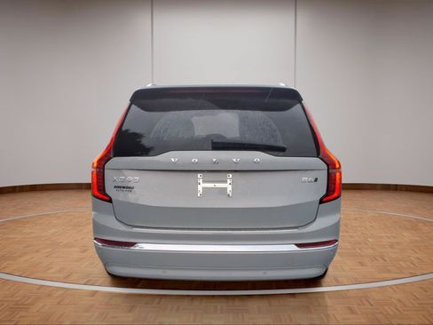 Certified 2026 Volvo XC90 B6 Plus w/ Protection Package Premier AWD/4WD image 5