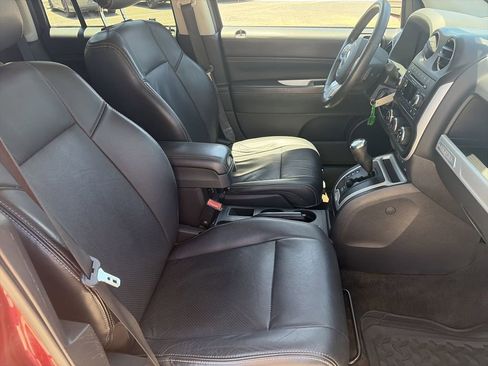 Used 2017 Jeep Compass High Altitude FWD image 29
