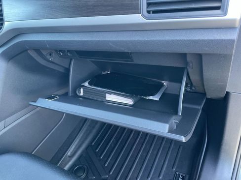 Used 2021 Volkswagen Atlas SE image 35